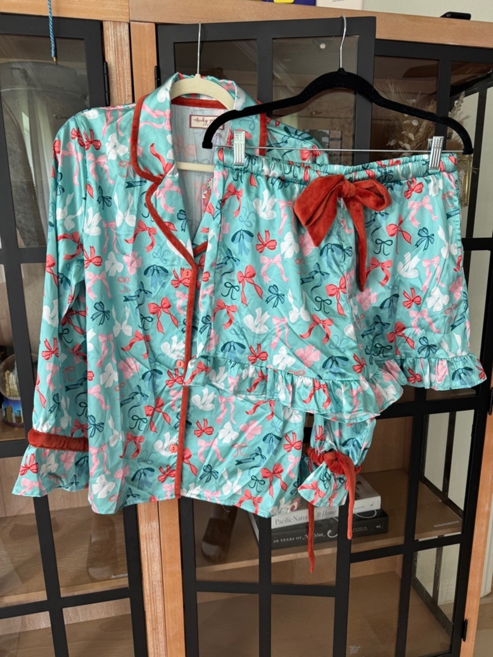 NWT bows satin pajamas set long sleeve shirt top shorts Christmas button down